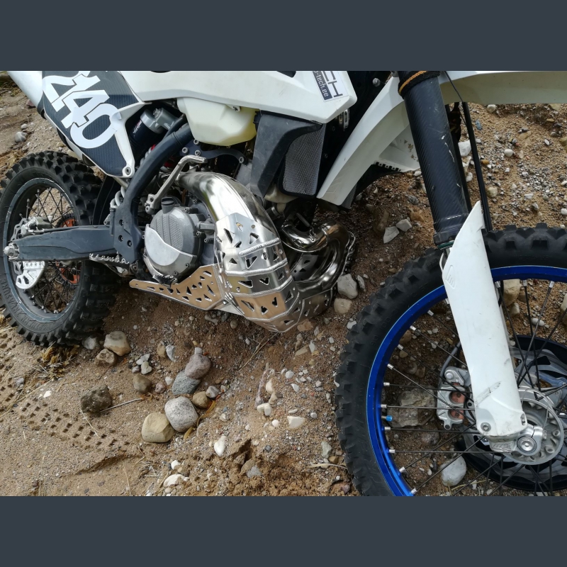P-TECH KTM EXC / XC ir Husqvarna TE 2017 - 2019 šoninė plokštė su išmetimo apsauga PK005 - Image 5