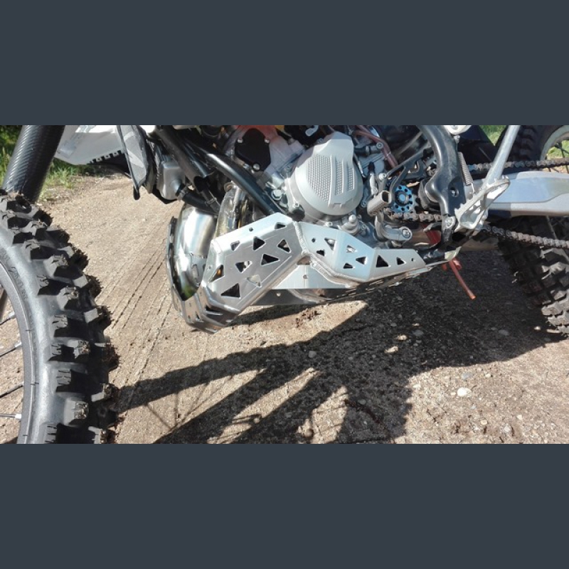 Slydimo plokštė su išmetimo apsauga KTM SX / XCW ir Husqvarna TC, TE/TX 125, 150 2016-2019 PK009 - Image 5